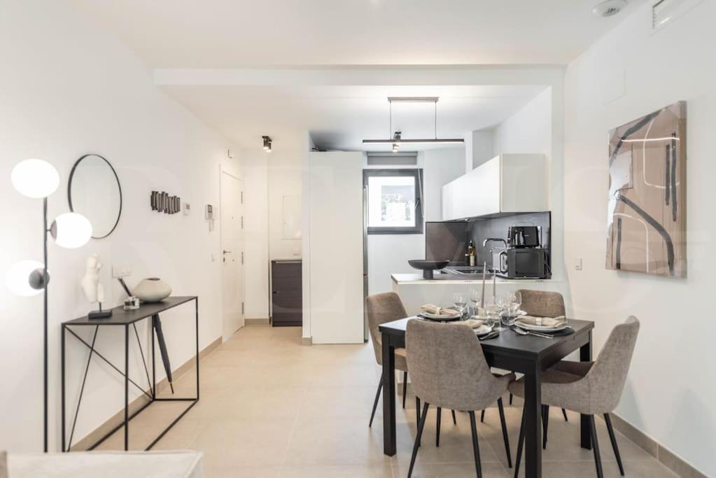 Modern Apartment With Patio & Parking By Rems Málaga Exterior foto
