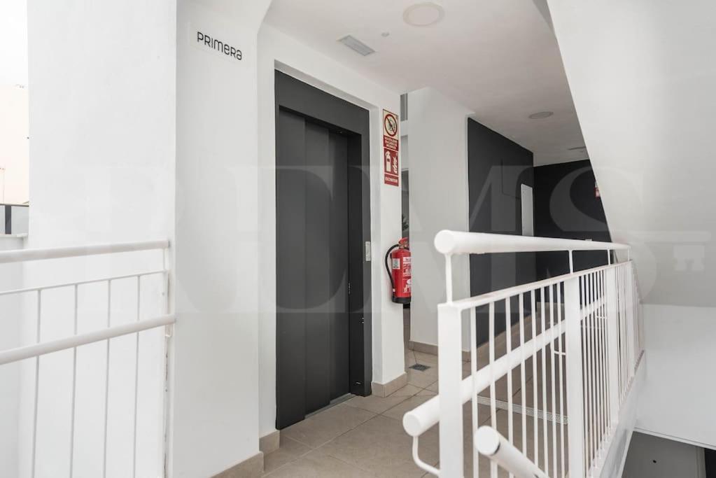 Modern Apartment With Patio & Parking By Rems Málaga Exterior foto