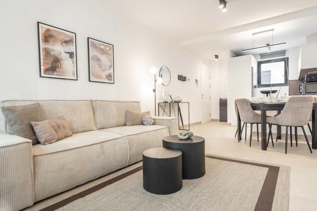 Modern Apartment With Patio & Parking By Rems Málaga Exterior foto
