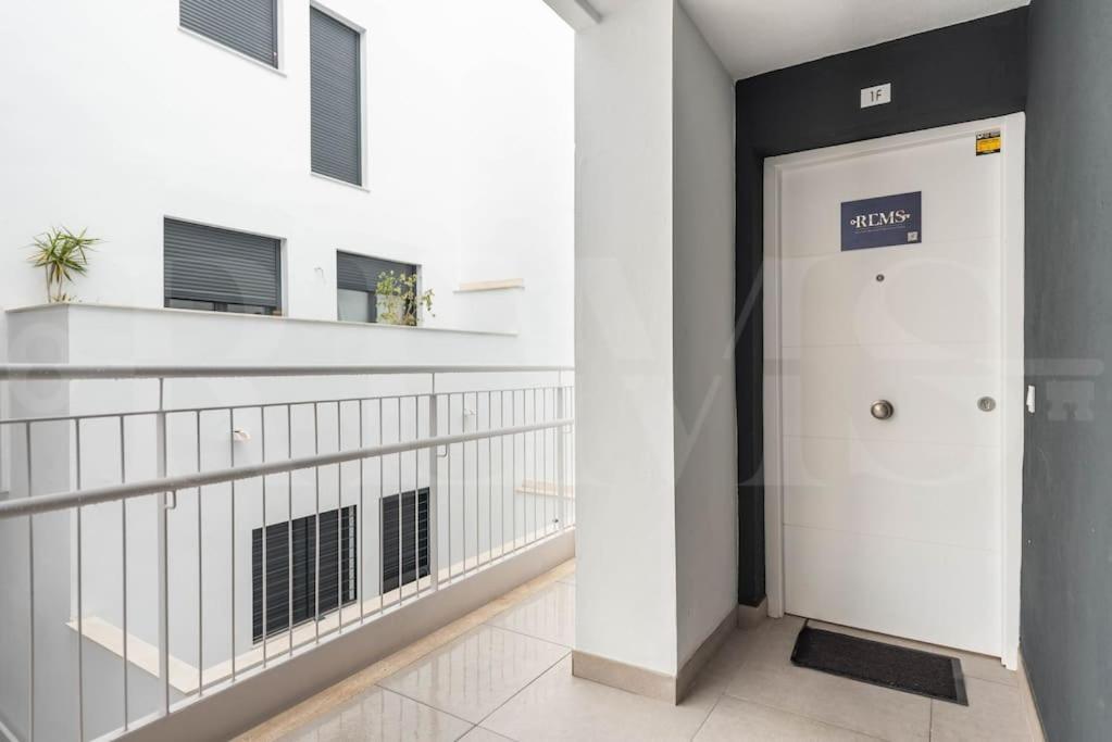 Modern Apartment With Patio & Parking By Rems Málaga Exterior foto